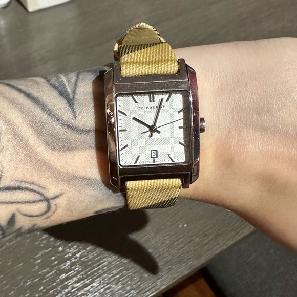 Burberry Ladies Watch - Picture 7 of 11